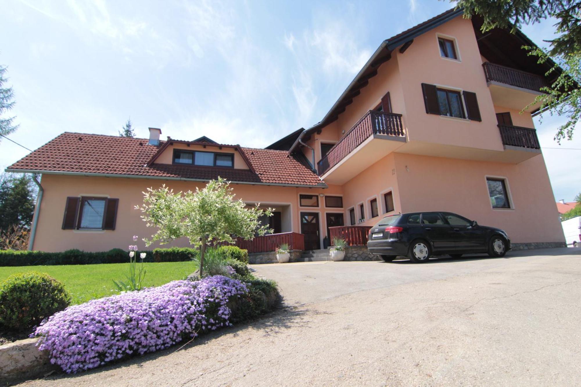 Apartments And Rooms Stefanac Slunj Exterior photo